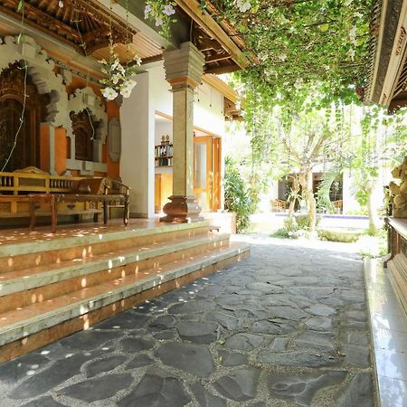 The Legian Mas Beach Inn Kuta Lombok Esterno foto